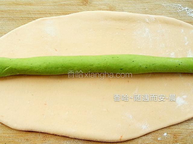 绿叶衬黄花