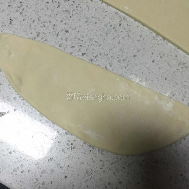 先切下一条要宽一点 