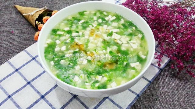 装盆，滴几滴香油
