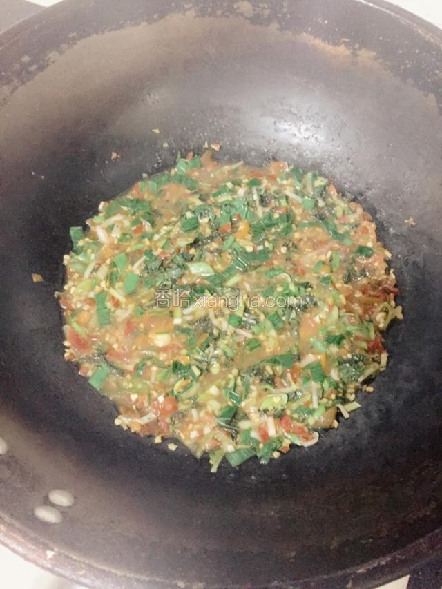 最后加入番茄酱炒均匀，关火，浓浓的汤汁就做好了