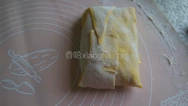 所有的都折完，成为一个或方或长的形状
