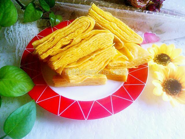 拿出来切块食用。层层叠叠。暄软好吃有营养