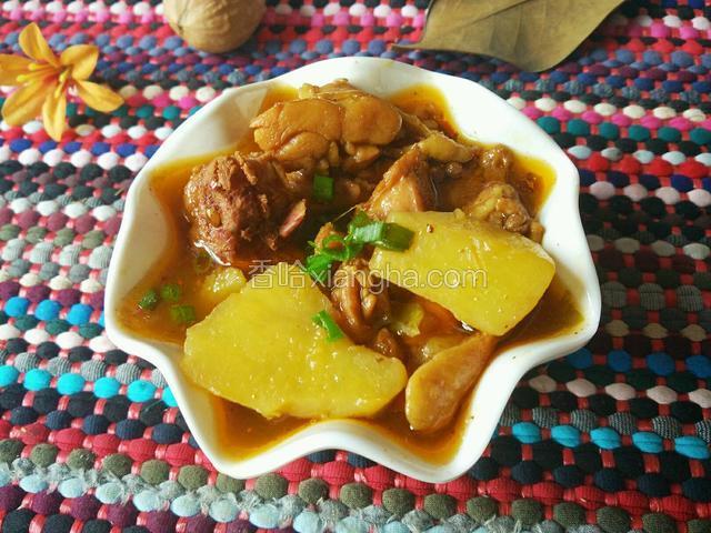 土豆炖鸡块