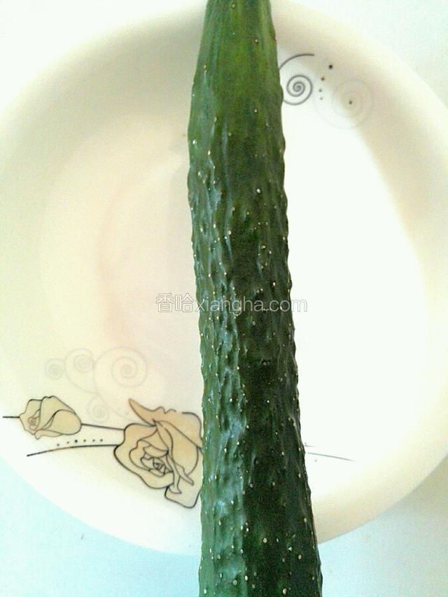 黄瓜洗净备用