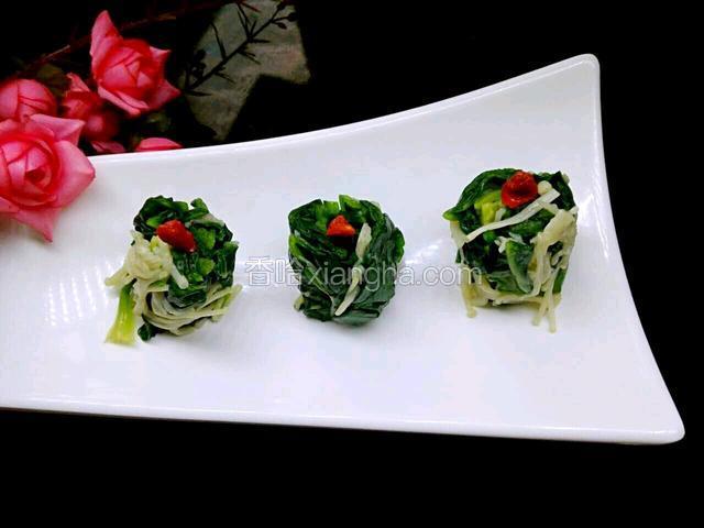 菠菜拌金针菇
