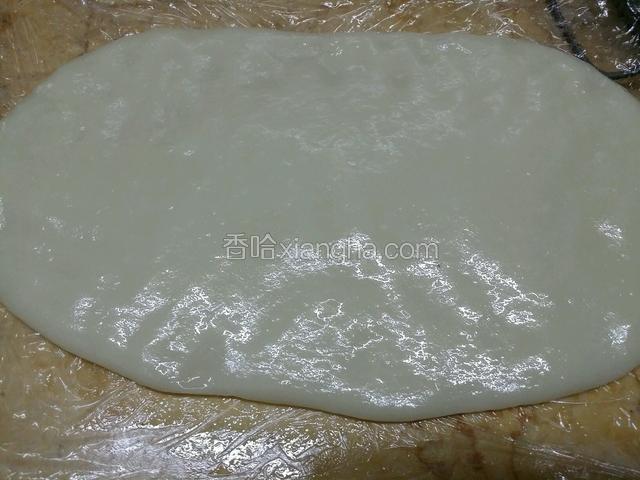 蒸好的糯米糍粑