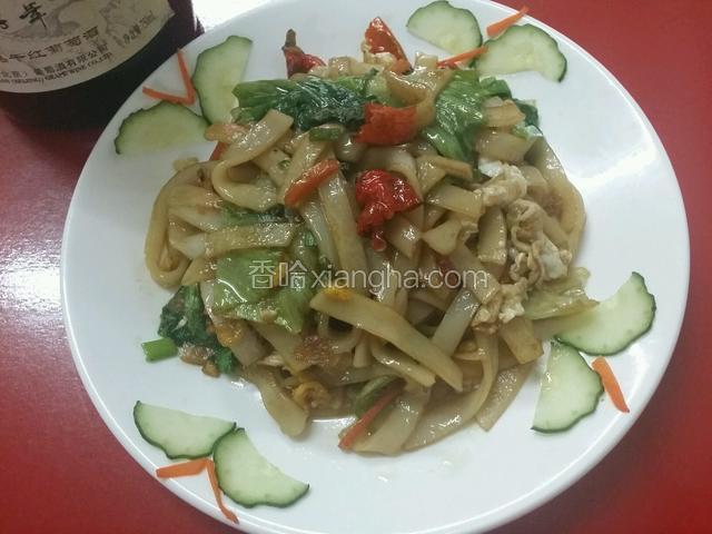鸡蛋蔬菜炒河粉