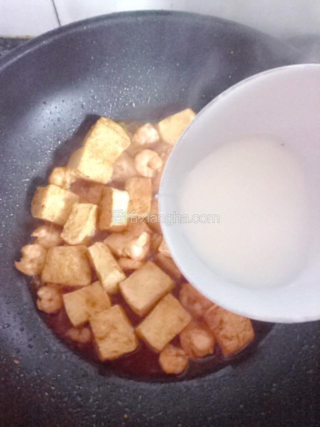 最后用生粉勾芡。