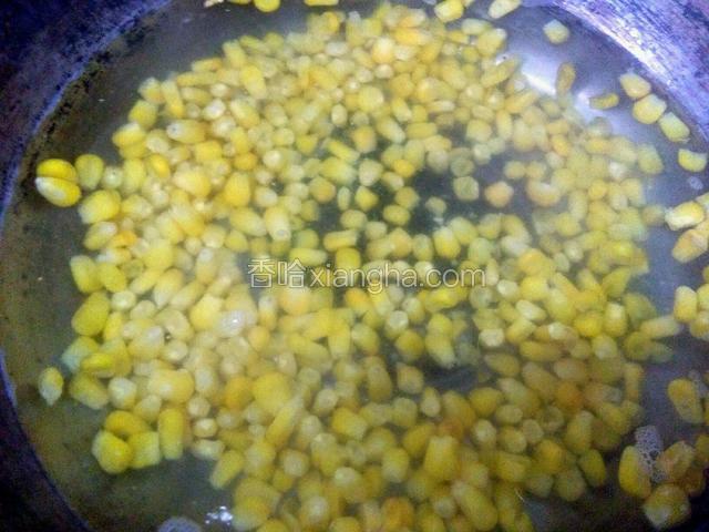煮熟然后控水备用