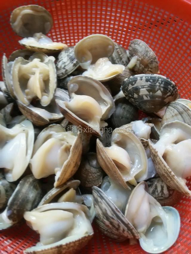花蛤洗好了，沥干水份