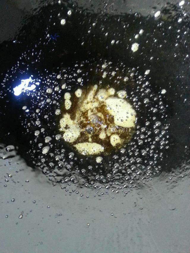 锅中留少许油