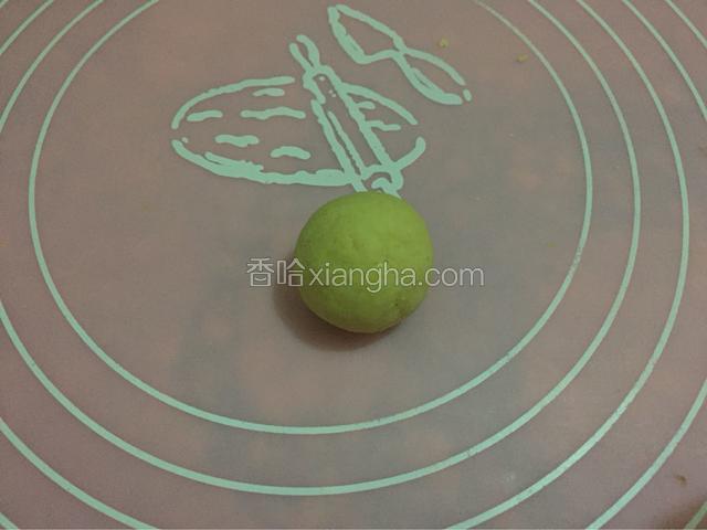 取一小块揉圆