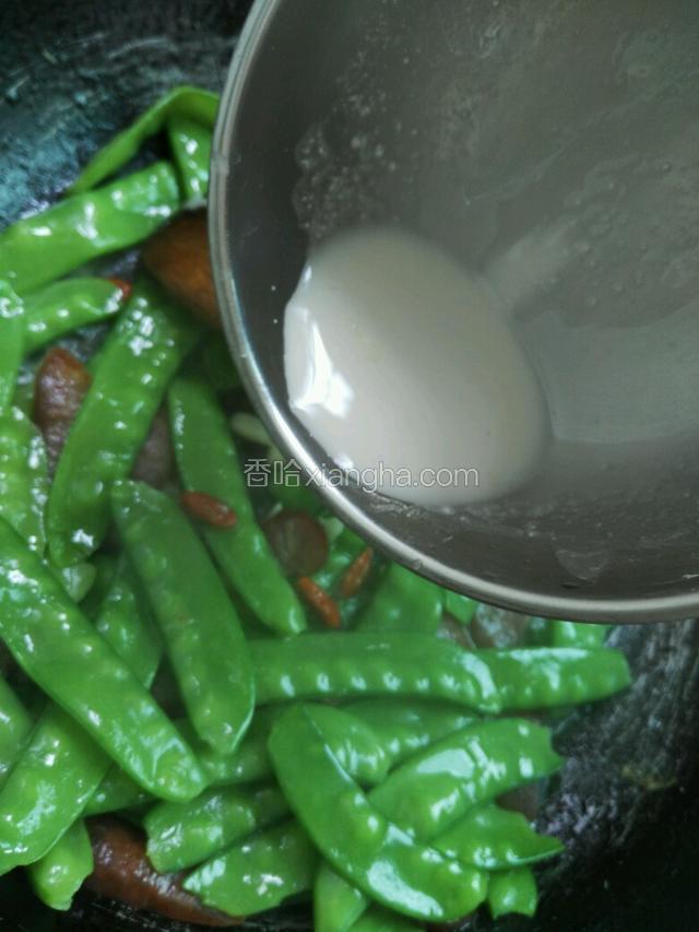 放一点勾芡粉勾芡，不用太浓稠