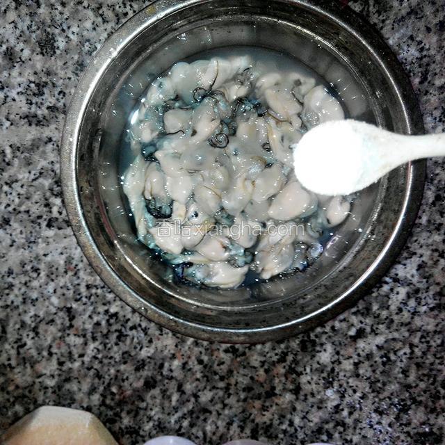 再加入一些鸡精