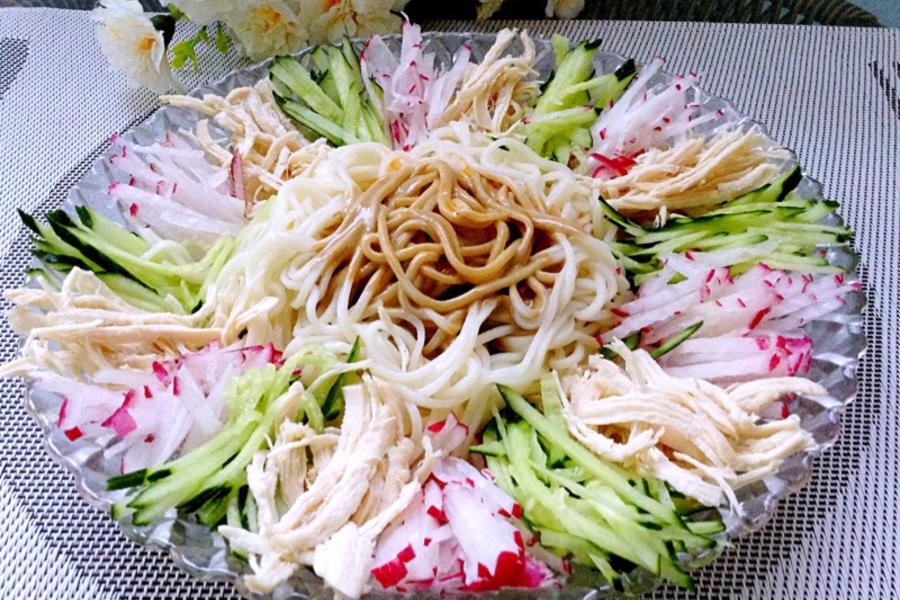 麻酱鸡丝凉面