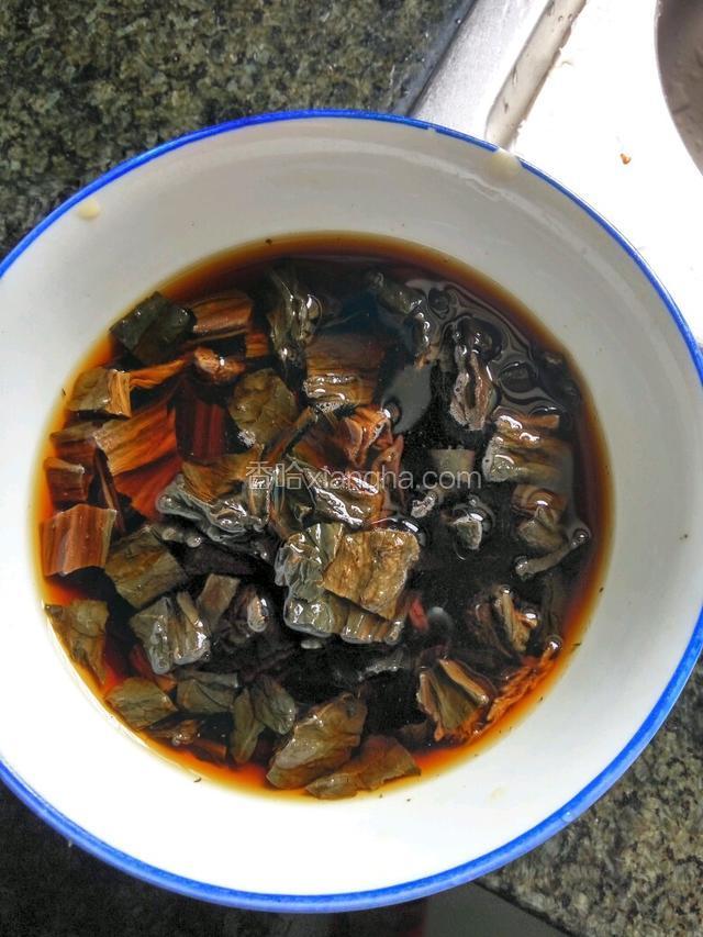 梅干菜提前泡发洗净