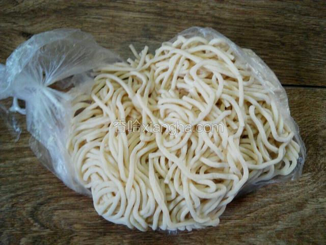 碱面条一份。