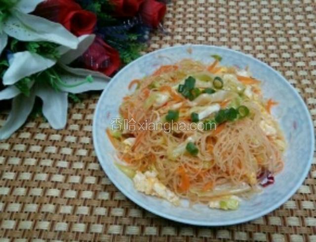 装盘，撒些葱花即可食用