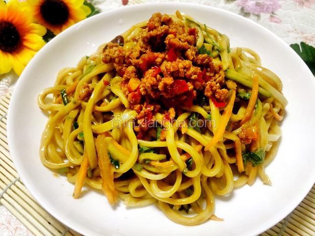 放上肉末，开吃吧。