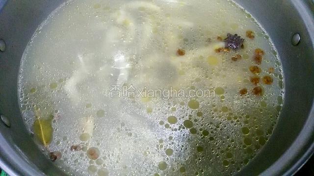 转中小火继续煮  10 分钟