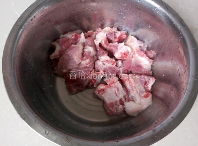 洗精的排骨，准备好，