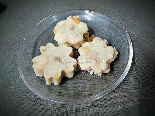 倒扣脱模。这个花型模具我没拍出来。