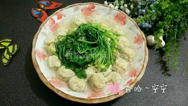 香菜水汆丸子
