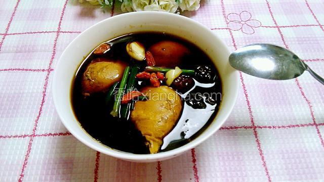 艾叶大蒜煮鸡蛋