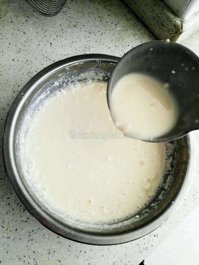 面粉呈面糊状