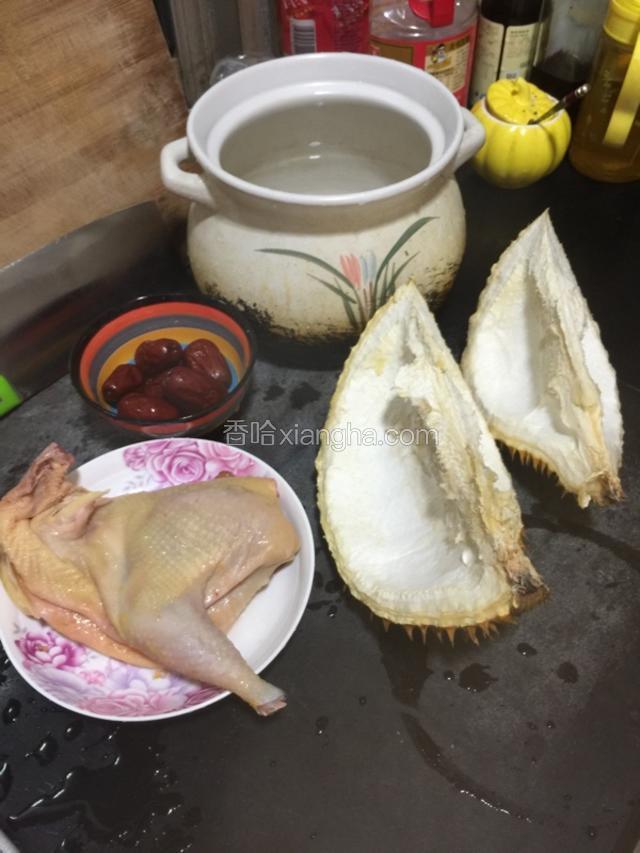 先把所有的材料清洗干净