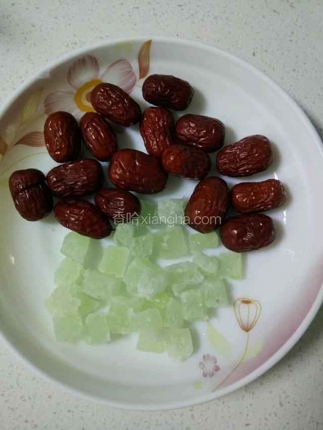备好红枣，跟冬瓜馅