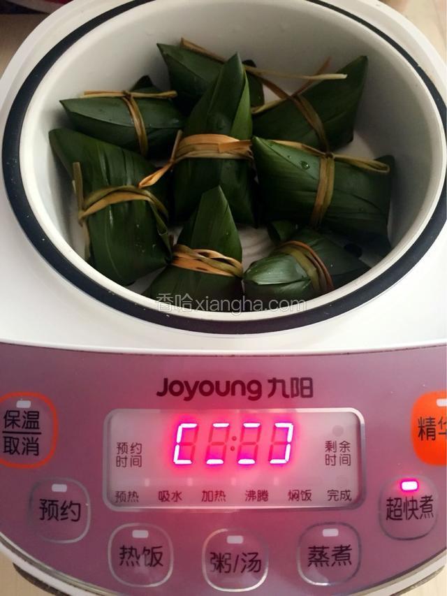 冷水入锅水开计时煮半小时，焖十五分钟

