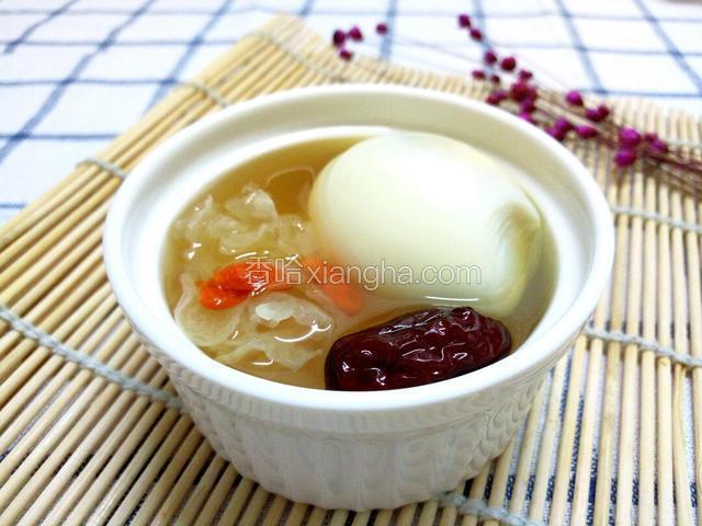 银耳鸡蛋糖水