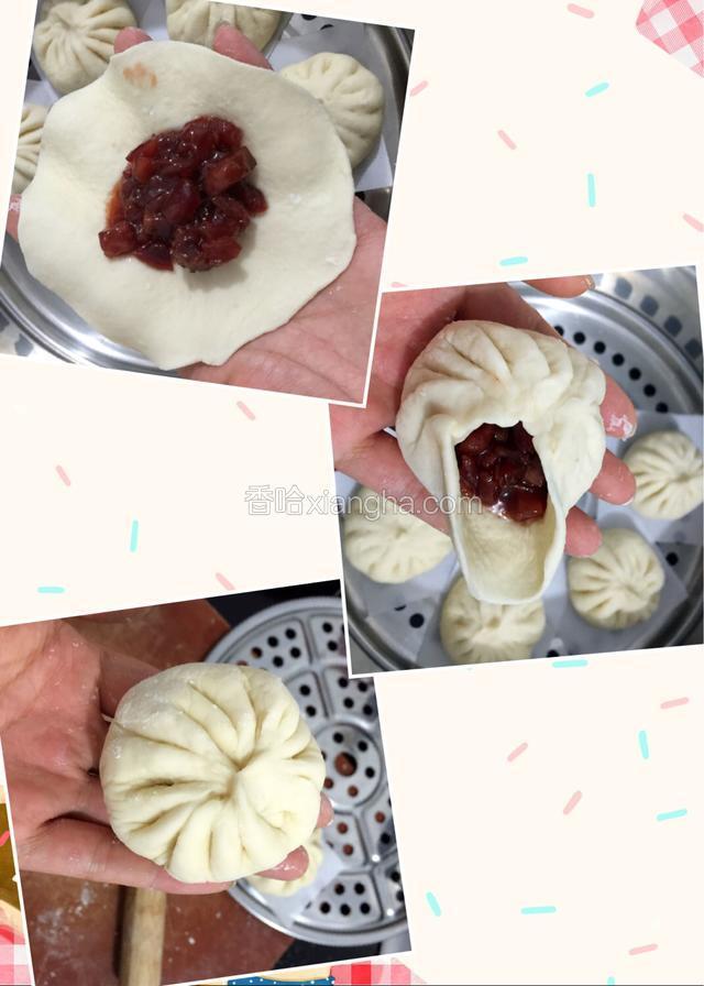 取一块面皮，放一勺叉烧馅，顺边褶好、包好