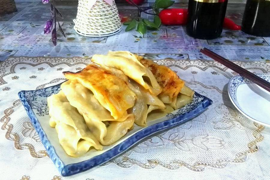 鲜肉锅贴