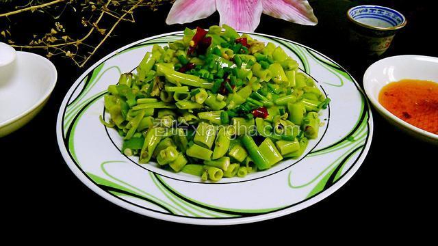 青椒炒空心菜杆