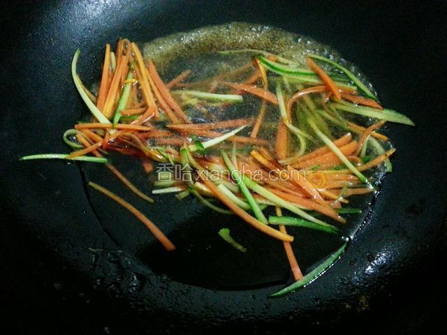 加少许水煮开