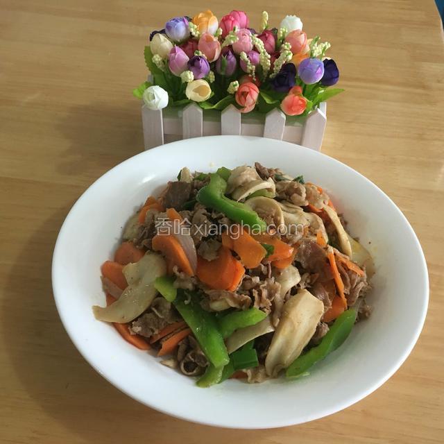 锅内汤汁浓稠即可关火盛盘。