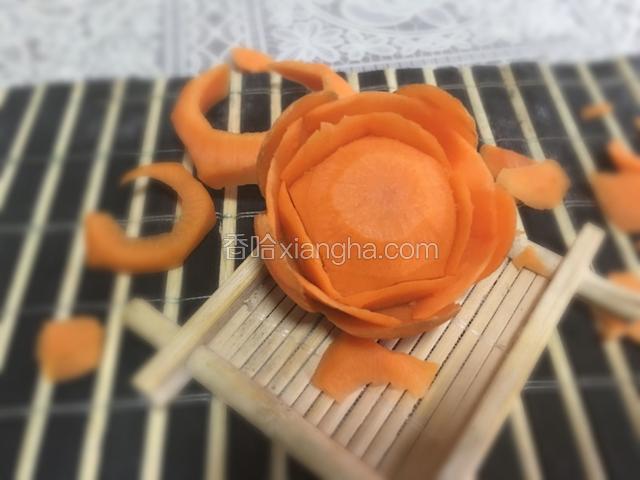修好胚后刻第三层花瓣；