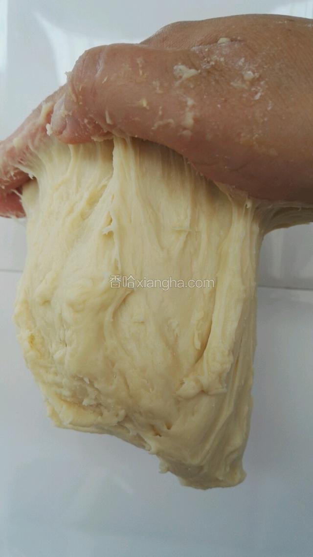 活面时注意观察，没干粉时用手粘下面，粘手就对啦，如图必须必是这样的。