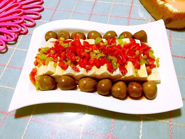 鹌鹑蛋拌豆腐