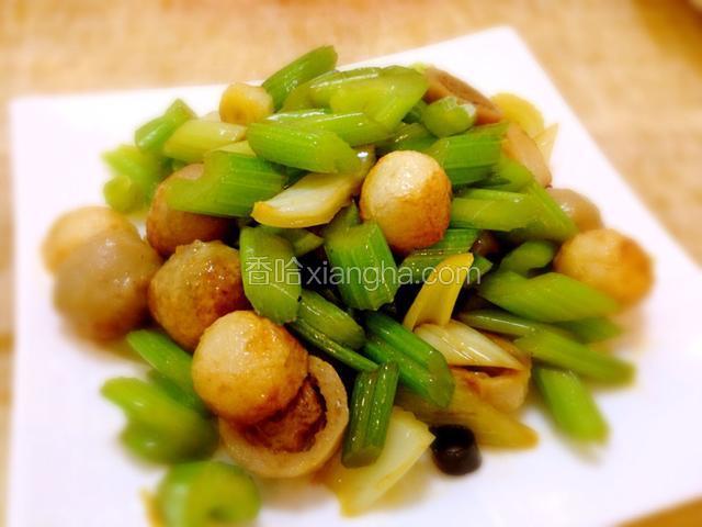 海鲜丸子炒芹菜