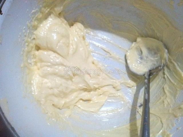 这就是打发好后的黄油，呈蓬松的乳膏状