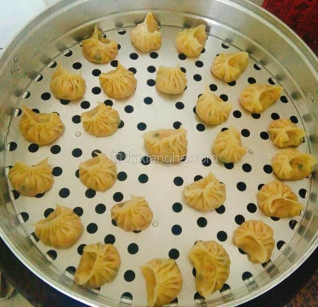 冷水上锅，大火蒸10分钟左右