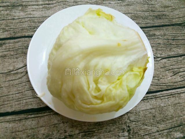 准备西生菜一颗。