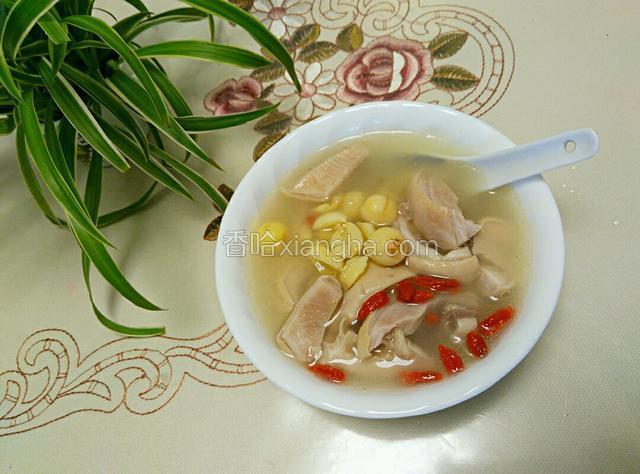 出锅，汤浓肉烂，香味浓郁。
