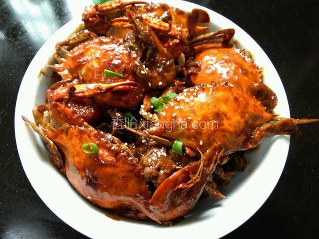 出锅撒上香葱芝麻即可