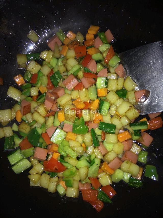 加盐，加鸡精，加蚝油上色