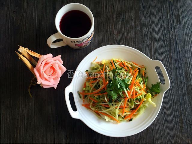 美味的开胃的小凉菜快来品尝吧。
