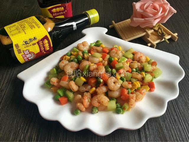 美味的什锦虾仁好吃好做。
